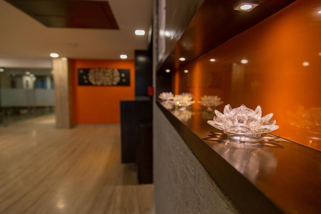 Ahmedabad, Satellite Hotel Bagian luar foto
